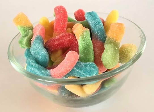 Lombrices neón lucky gummy en sabores frutales con azúcar 50gr